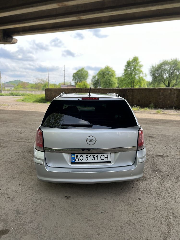 Opel Astra H,2005,1.4 бензин