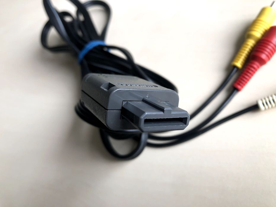 Nintendo кабель для Super Famicom на три тюльпани (Оригінал)