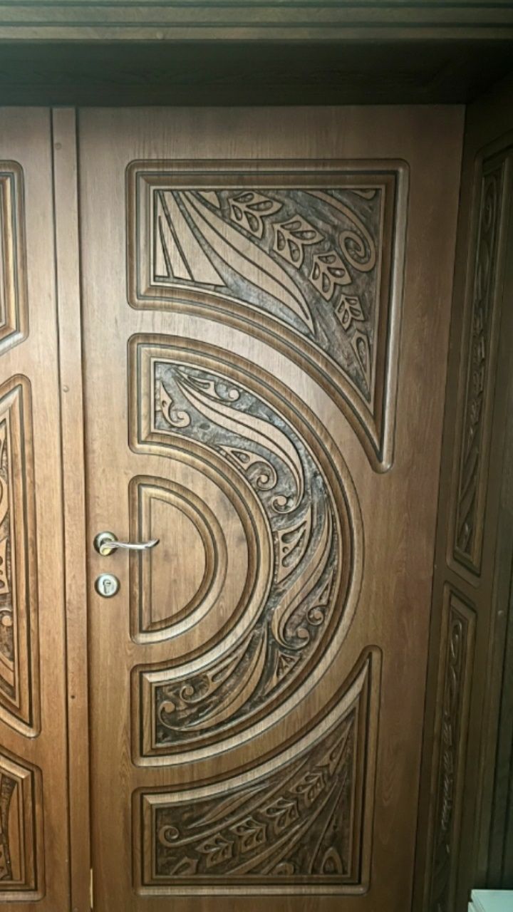 Шикарні броньовані двері.