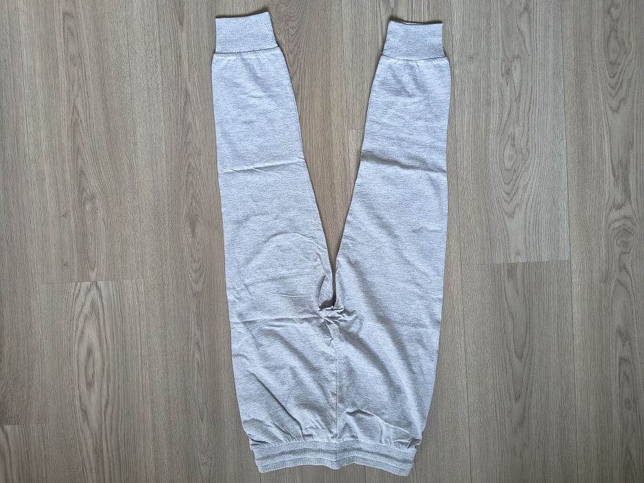 H&M nowe cienkie spodnie 140