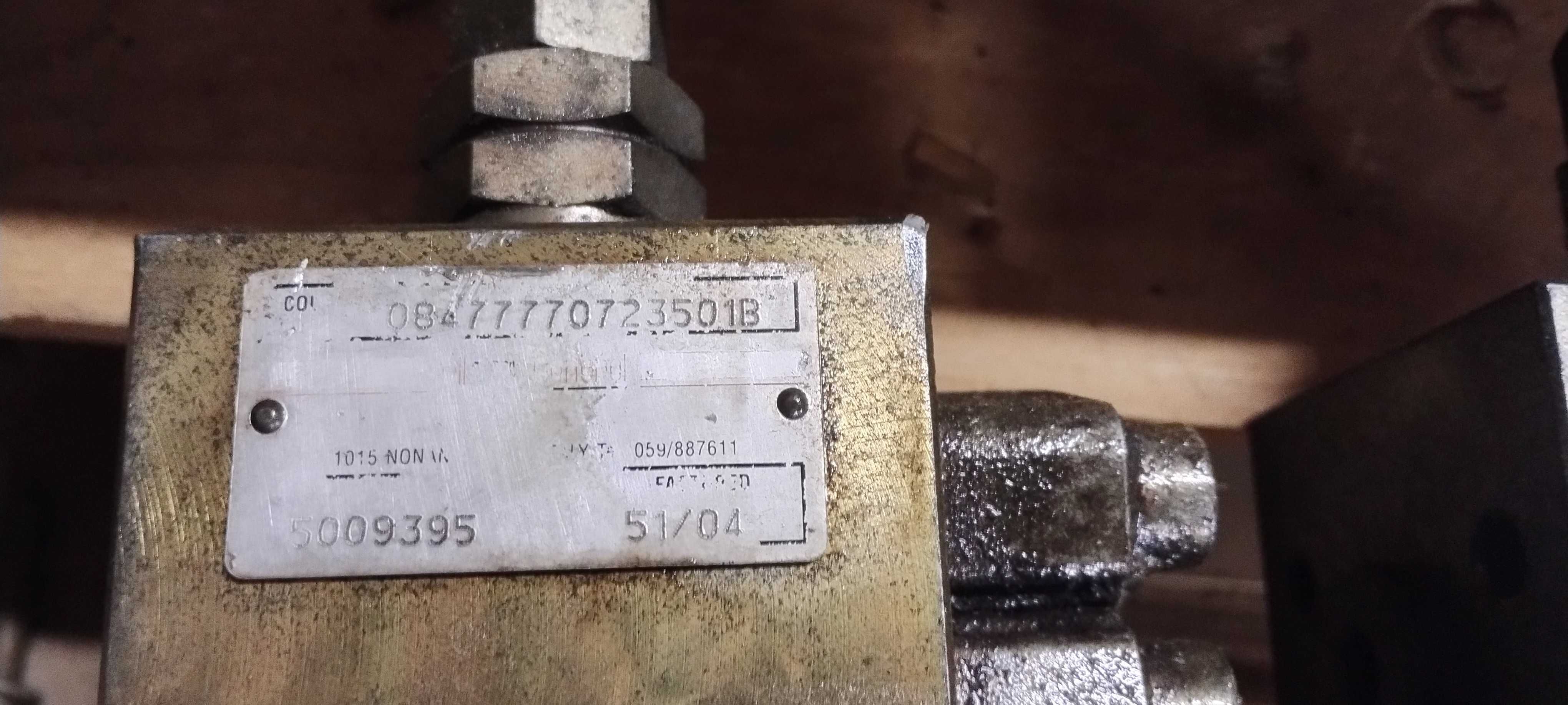 Zamek siłownika Liebherr A316