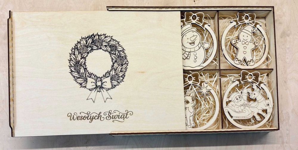 Świąteczne ozdoby,sklejka,bombki