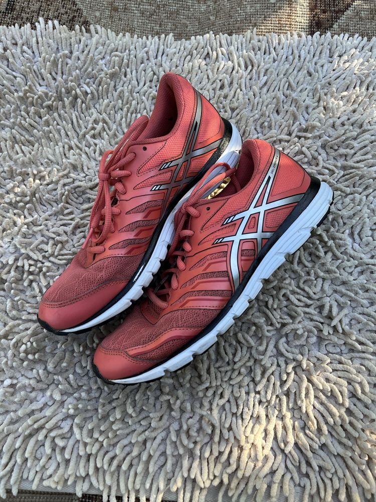 ASICS Gel Zaraca 4 бігові кросівки жіночі розмір 40