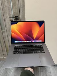 Macbook pro 16 2019 core i9 16/1tb amd pro 5500m 4gb