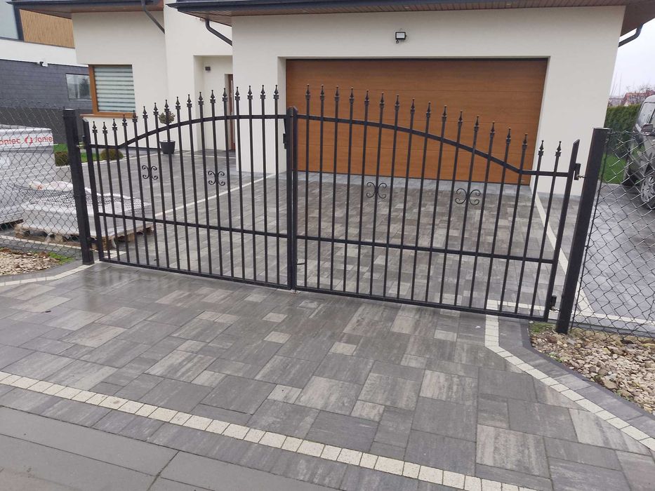 Brama ogrodzeniowa 4m i furtka 2m ze słupkami