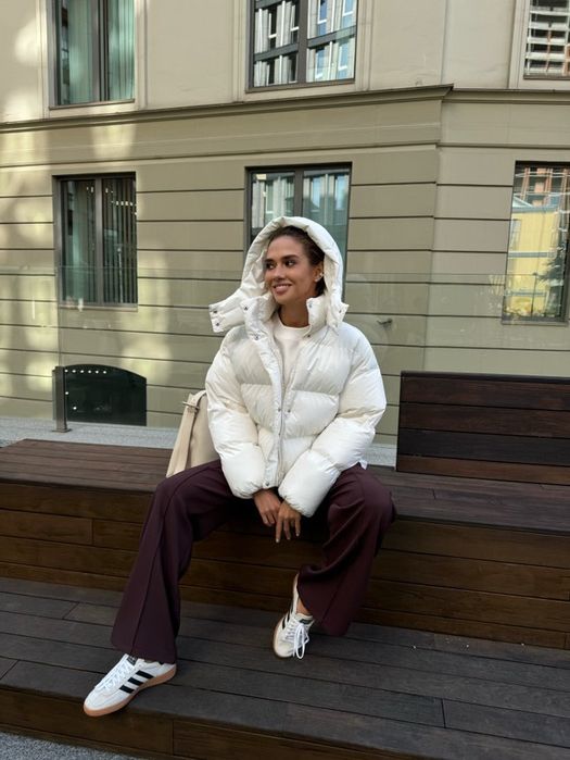 Пуховик, куртка в молочному кольорі