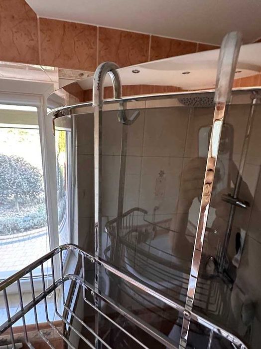 chromowana półka pod prysznic