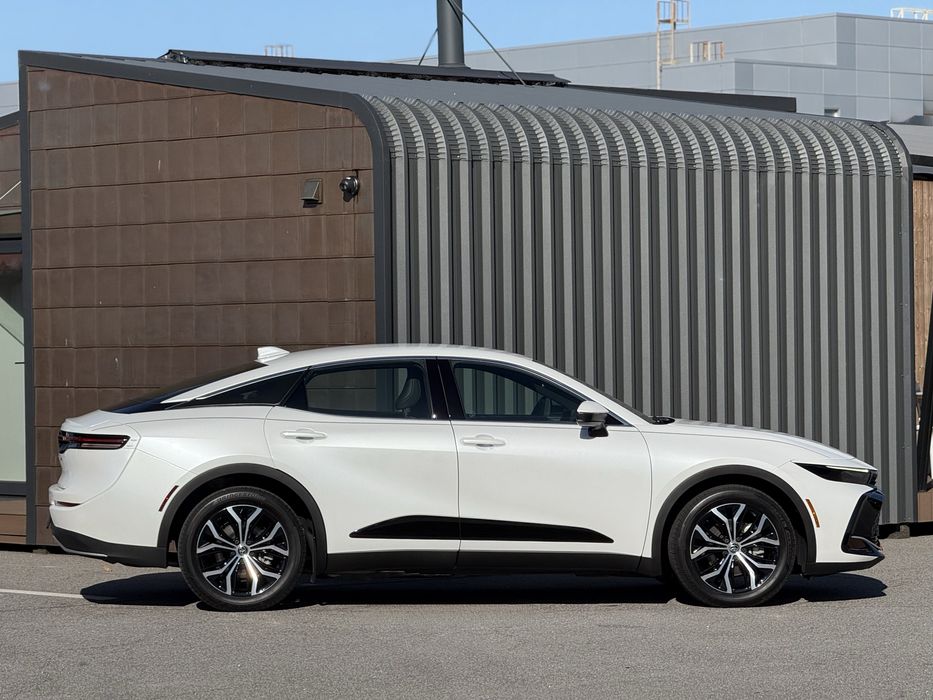 Toyota Crown, 2024 року, 2.5 гібрид, автомат, повний привід, 35т.км,