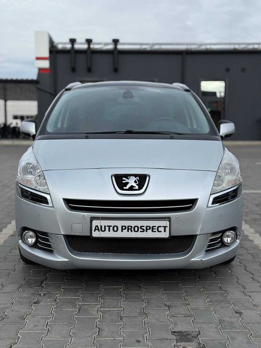 Peugeot 5008 2013p