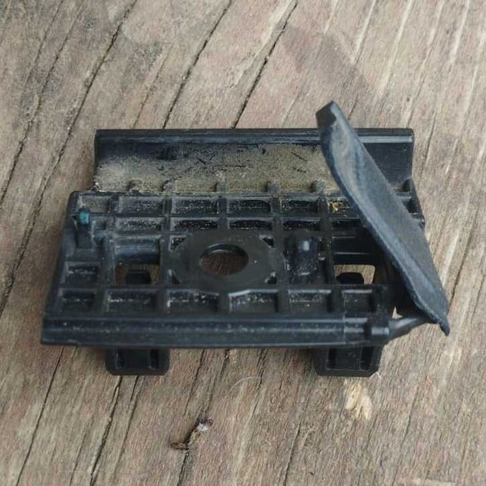 Кріплення кронштейн крило бампер Tesla Model 3 Y направляюча крепление