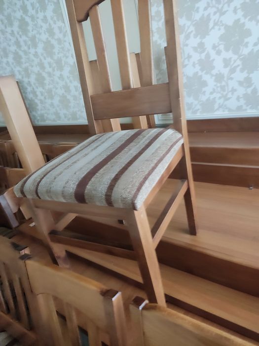 Продаж  Добротних ,стільців.із бука