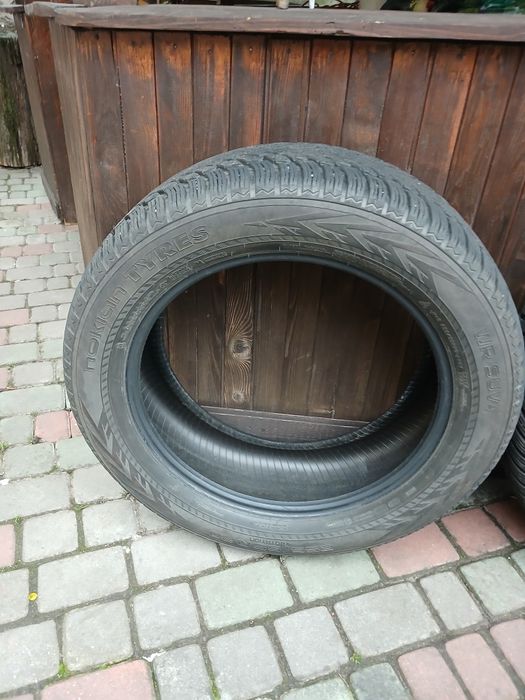 Шини 255 / 55  R20