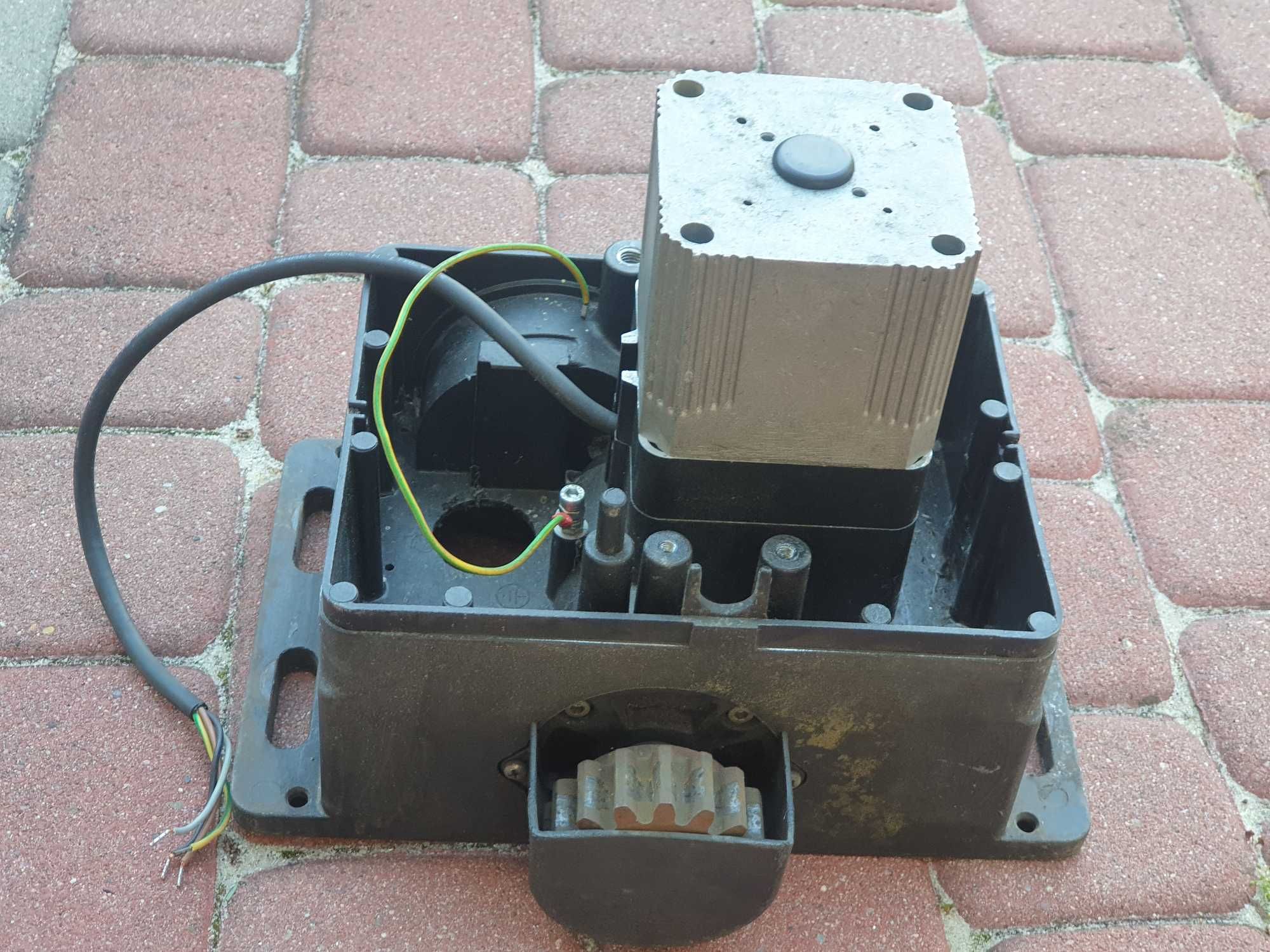 Podstawa, przekładnia, silnik bez elektroniki FAAC 740