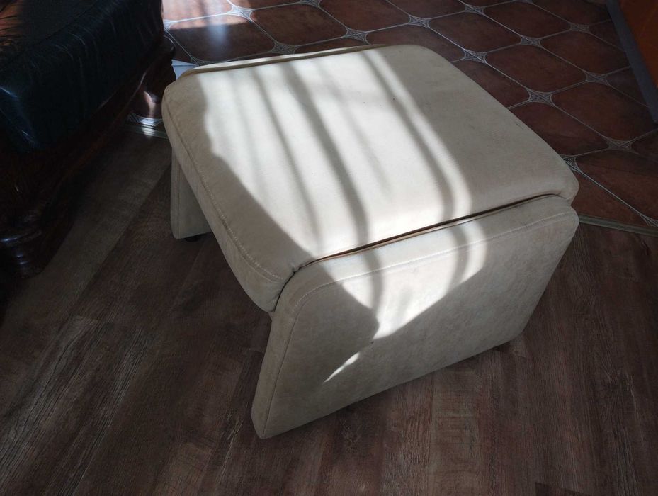 Продам диван та крісло