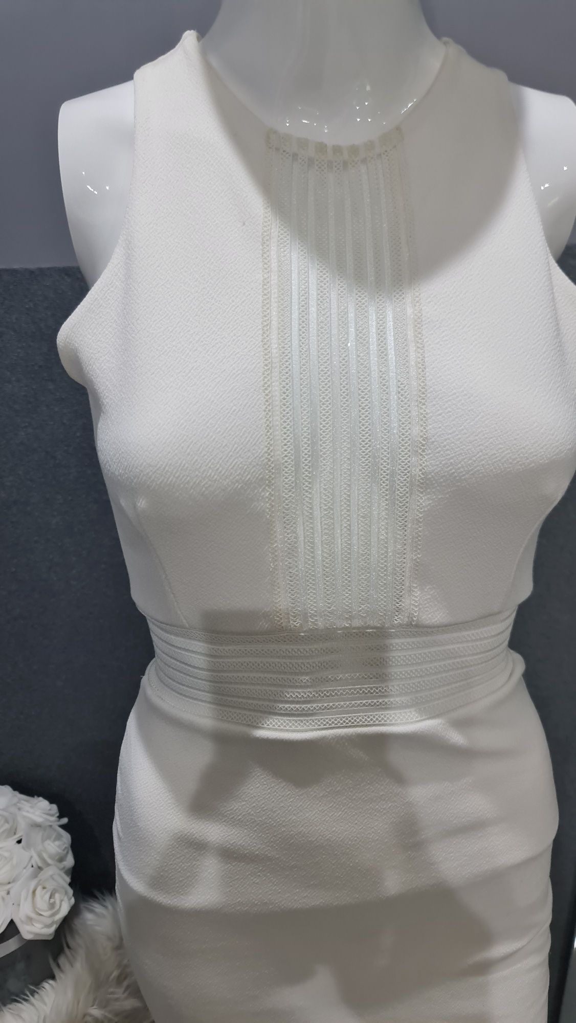 34 xs sukienka elegancka za kolano ecru