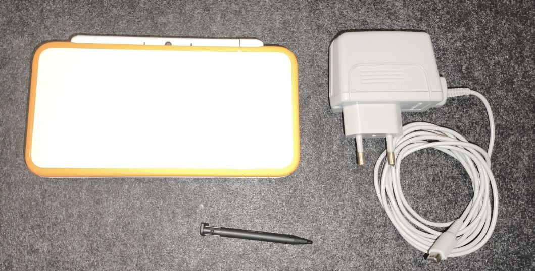 New Nintendo 2DS XL 64Gbs desbloqueada + Extras