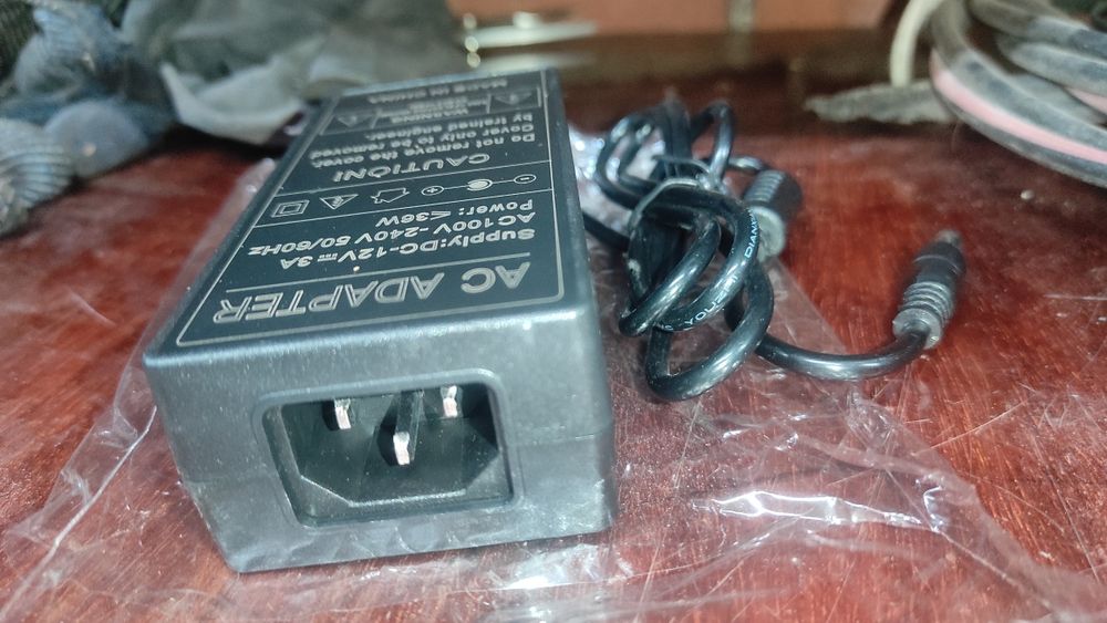 Блок живлення 12v 3A (5.5×2.1)