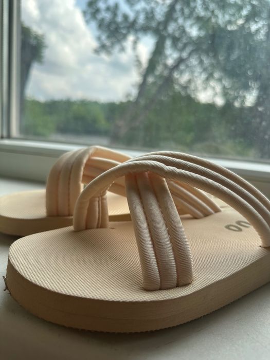 Літні тапки жіночі