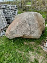 Duży kamień ozdobny