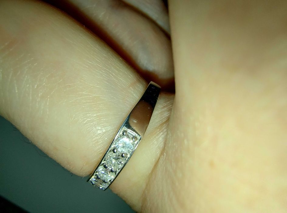 Platynowa obrączka pół eternity z diamentami 1,00 ct