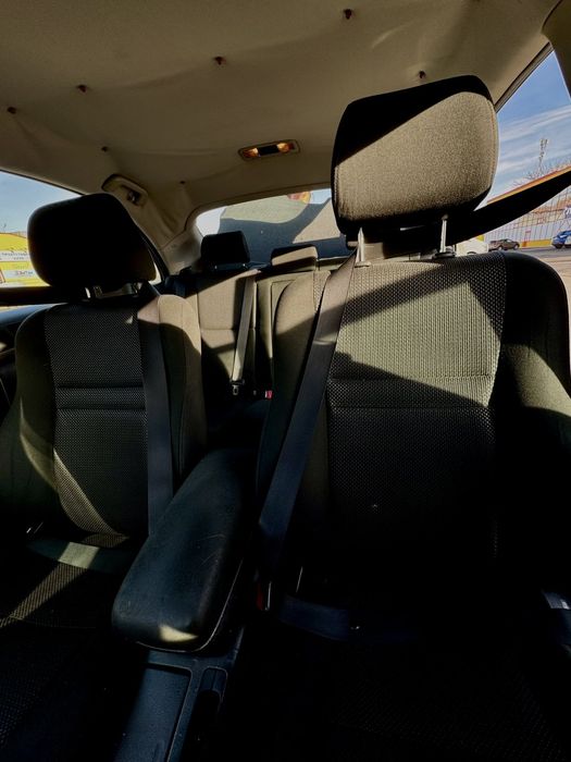 Тойота Авенсіс Toyota Avensis 2005 рік 2,0 дизель. ДЛЯ ВІЙСЬКОВИХ.