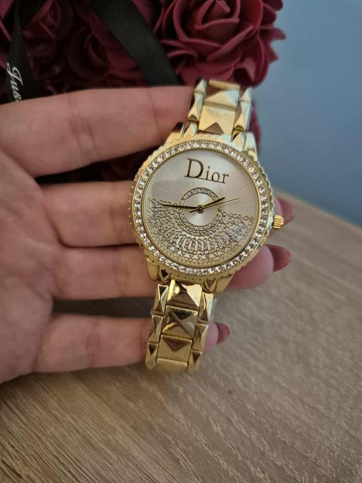 Piękny damski złoty zegarek Dior
