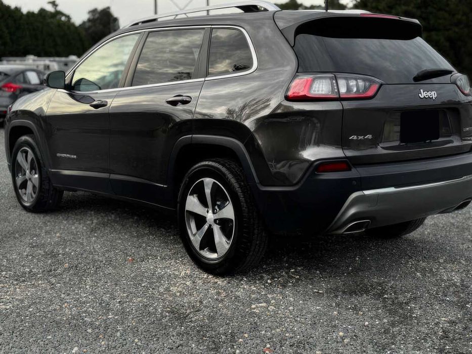 Jeep Cherokee Limited      2019