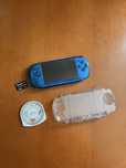 Konsola psp 3001 vibrant blue + dodatki i gra