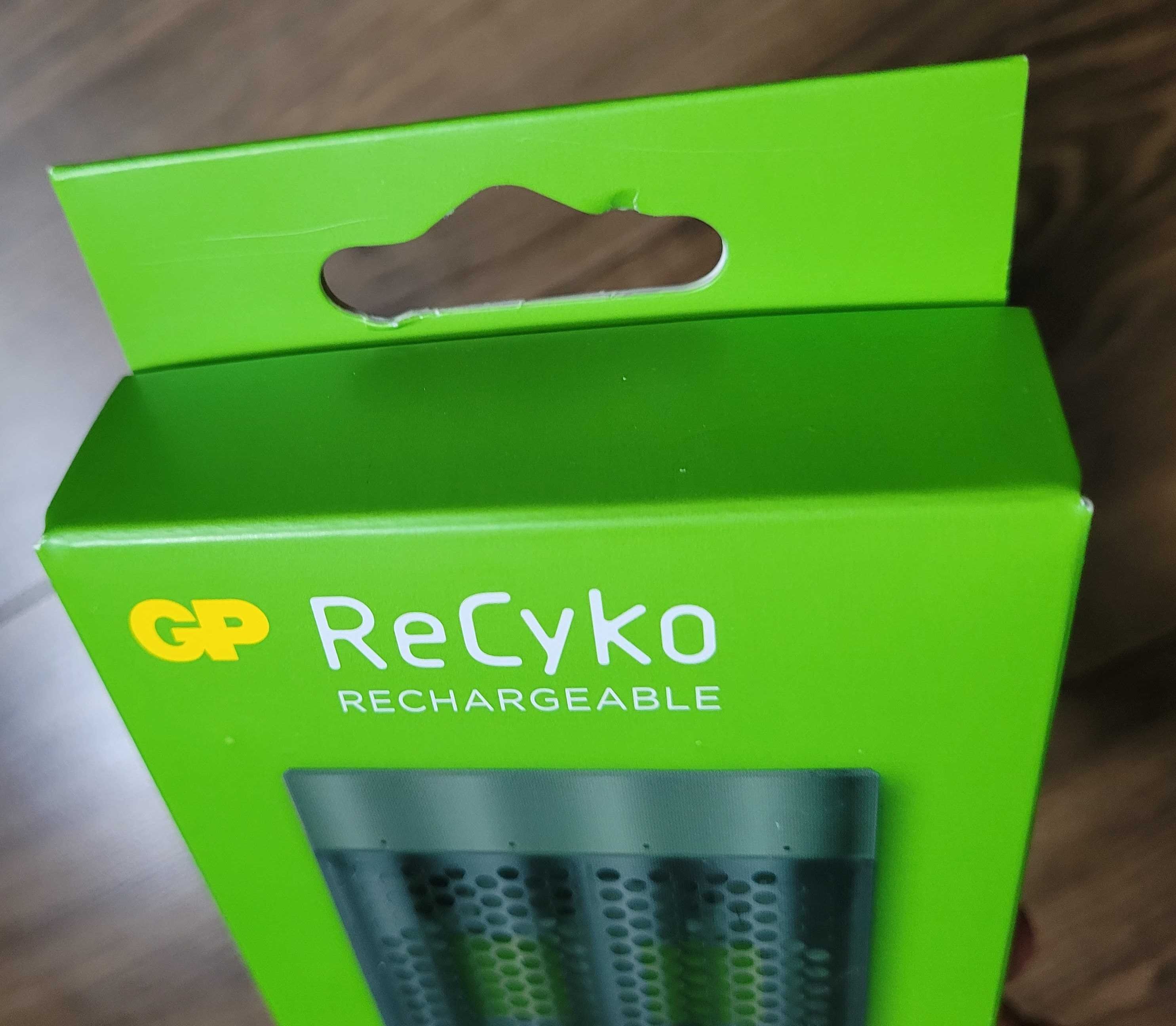 Ładowarka GP ReCyko (USB) M451 do 4 akumulatorków AA / AAA NOWA