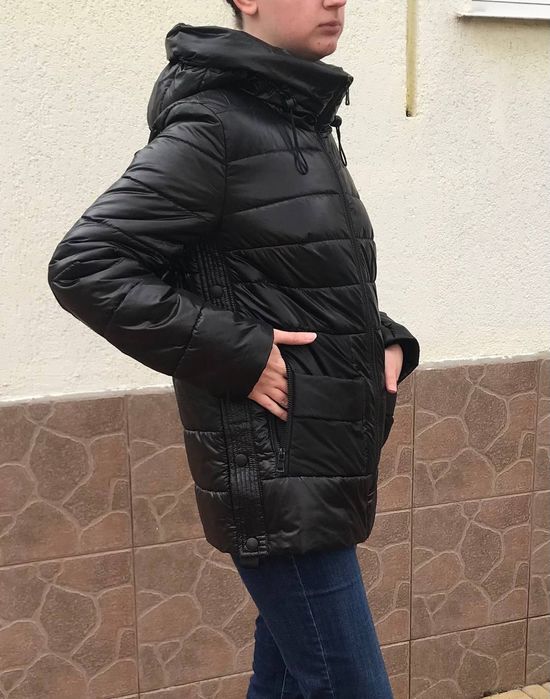 Жіноча куртка на весну