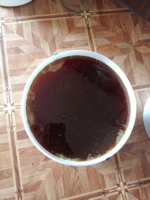 Продам мед  свіжий липовий з власної пасіки