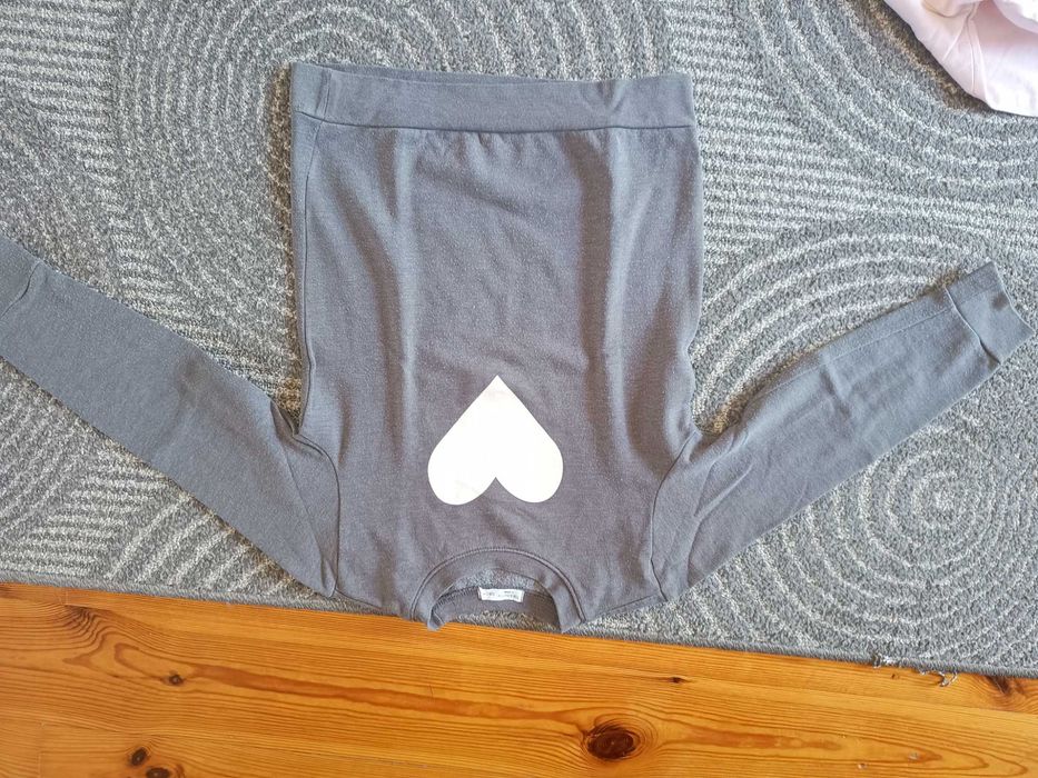 Bluzy dla dziewczynki 6-8 lat cena za wszystkie.