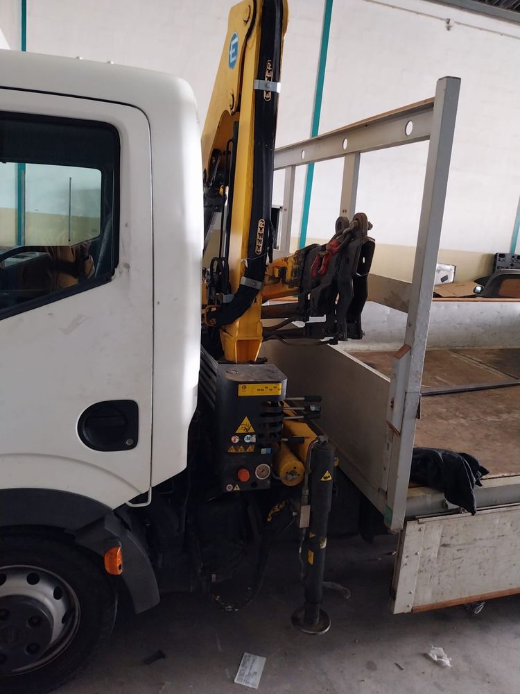Boa Oportunidade! Nissan Cabstar 35.11 2010 Com Grua