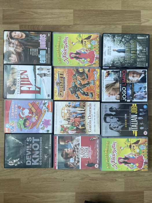 Lote de 91 DVDs e alguns celados