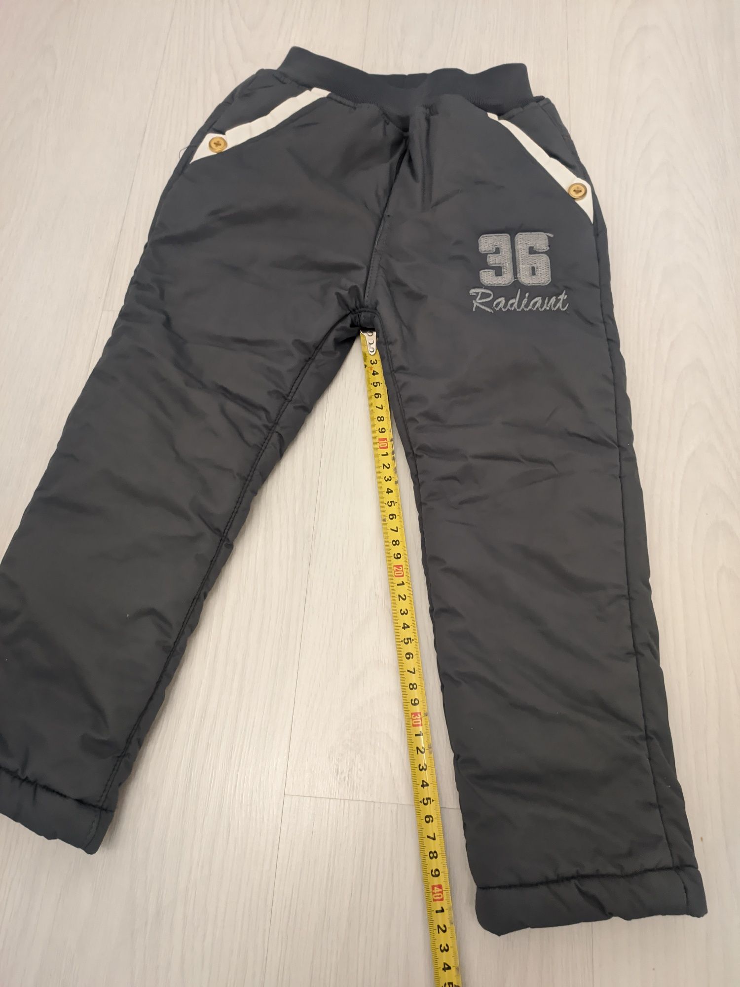 Zestaw zimowy szare spodnie ocieplane i rękawiczki narciarskie 110/116