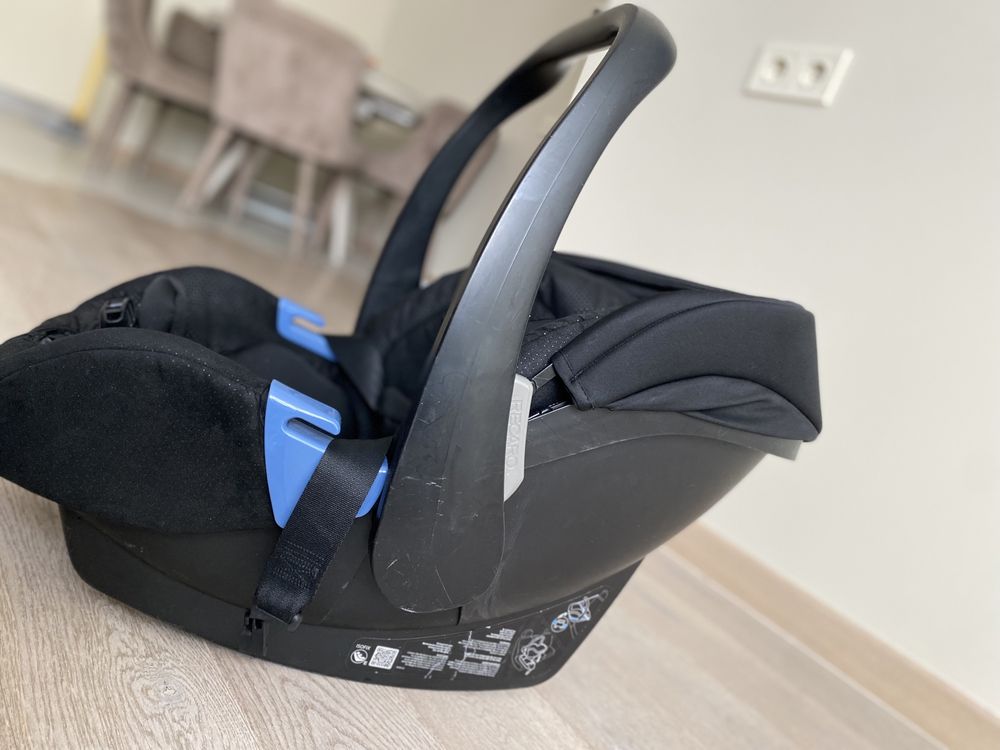 Продам дитяче автокрісло Recaro Privia