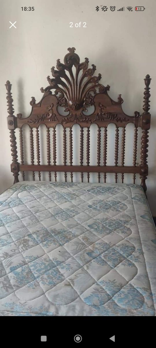 Cama antiga Madeira maciça