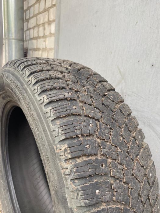 Резина зимняя 225/65 R17 шипованная