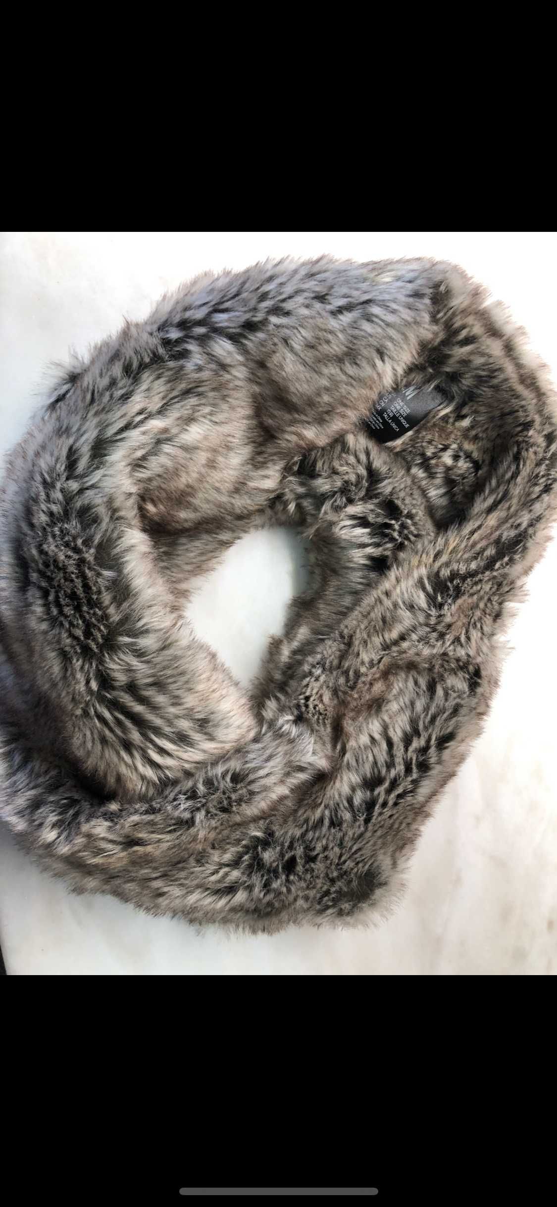 Gola pêlo Beje H&M NOVA