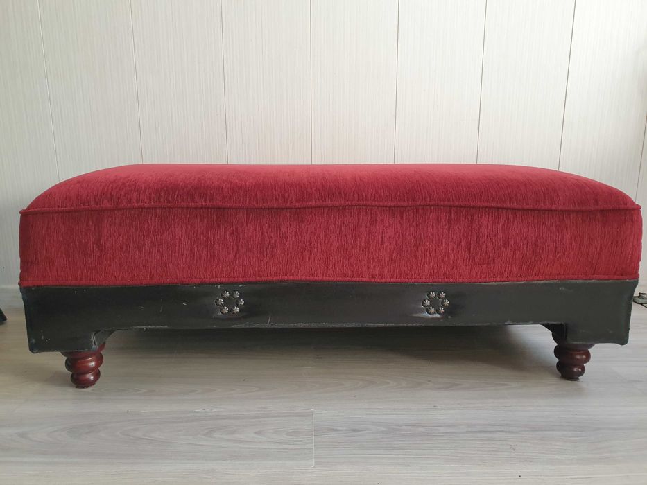 pufa siedzisko materiałowa tkanina odcienie czerwieni bordo 61x134x48