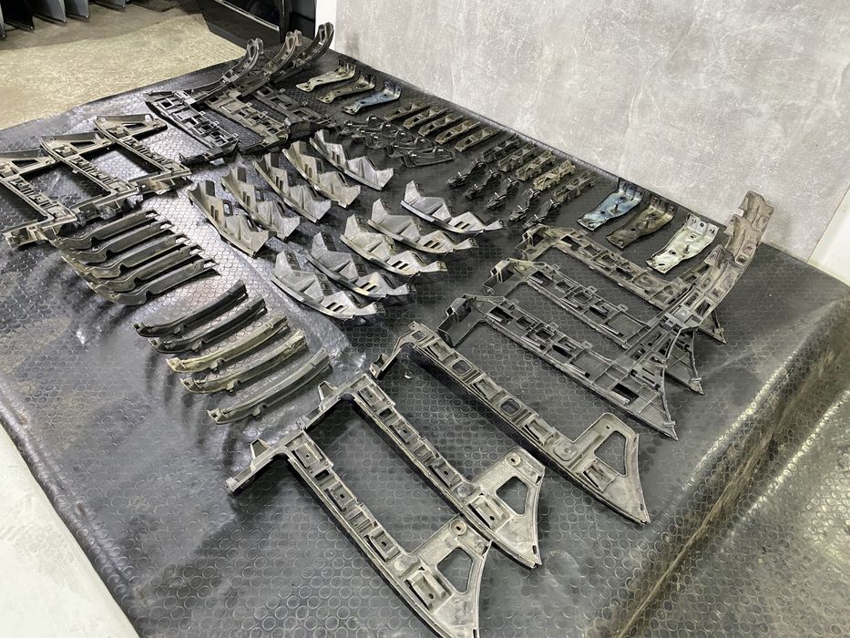 кріплення бампера пассат б6 крипления passat b6 направляюча кронштейн