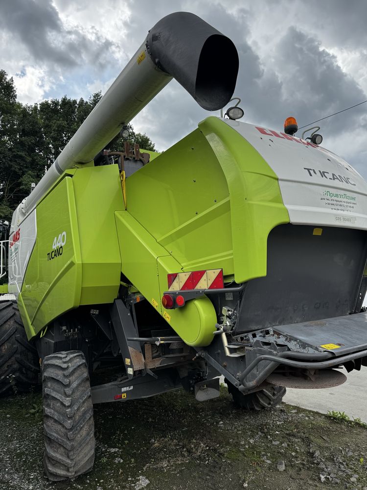 Комбайн Claas Tucano 440