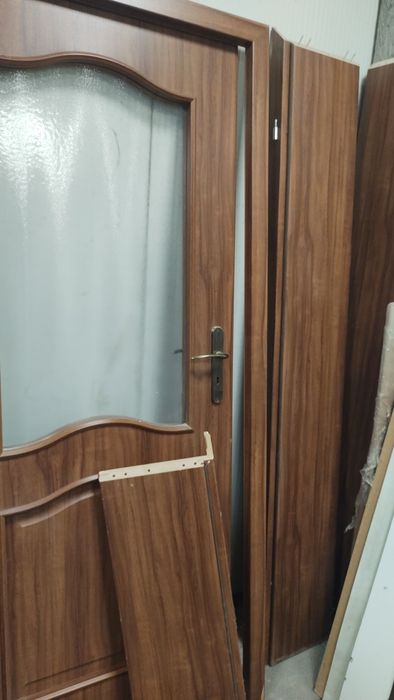 Drzwi wewnętrzne 80 z szybą i oscieznicą