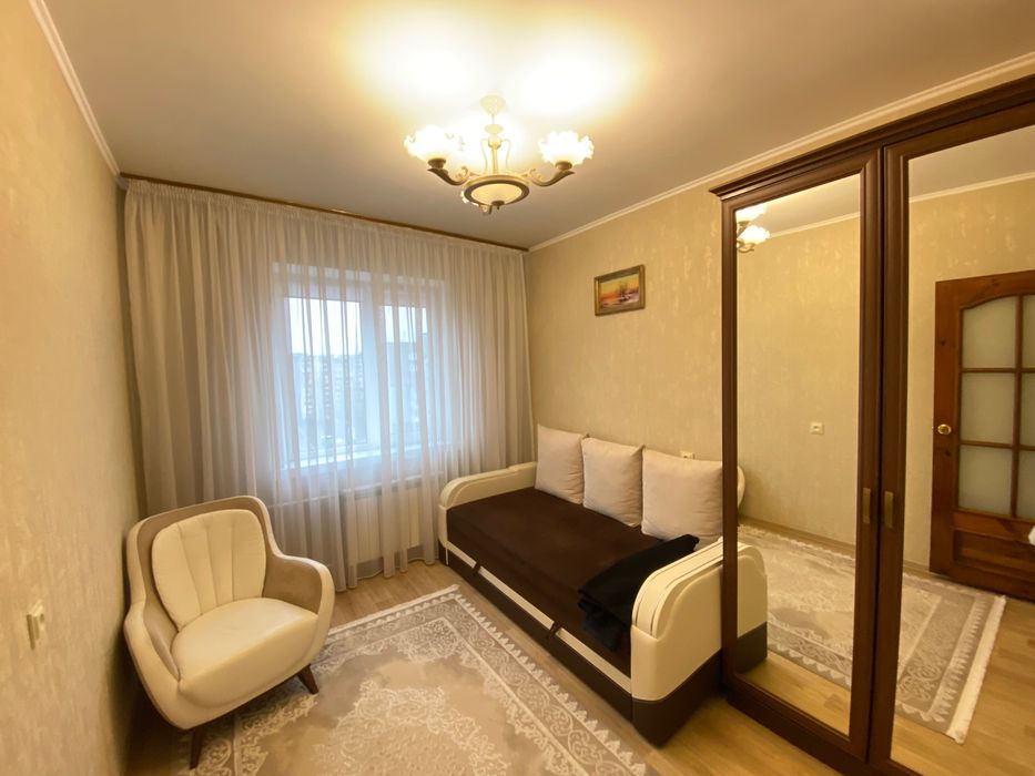 Продаж гарної трикімнатної квартири на Намиві (л1)