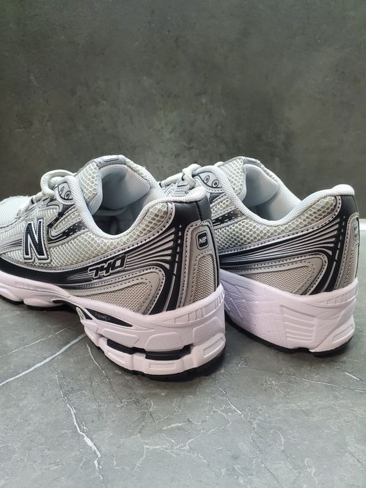 New Balance 740  чоловічі кросівки