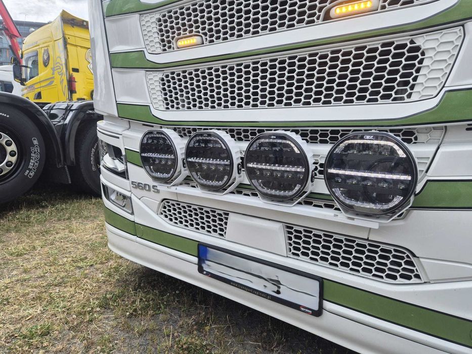 Zestaw montażowy na cztery reflektory dalekosiężne Scania NG
