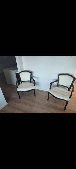 Stylowy Stolik z krzesłami do renowacji