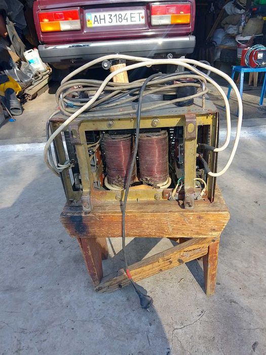 Зарядное устройство на автомобиль 12 v