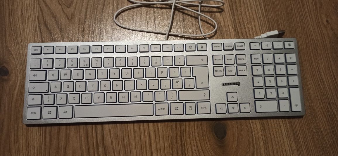 Porządna klawiatura Cherry KC 6000 Slim