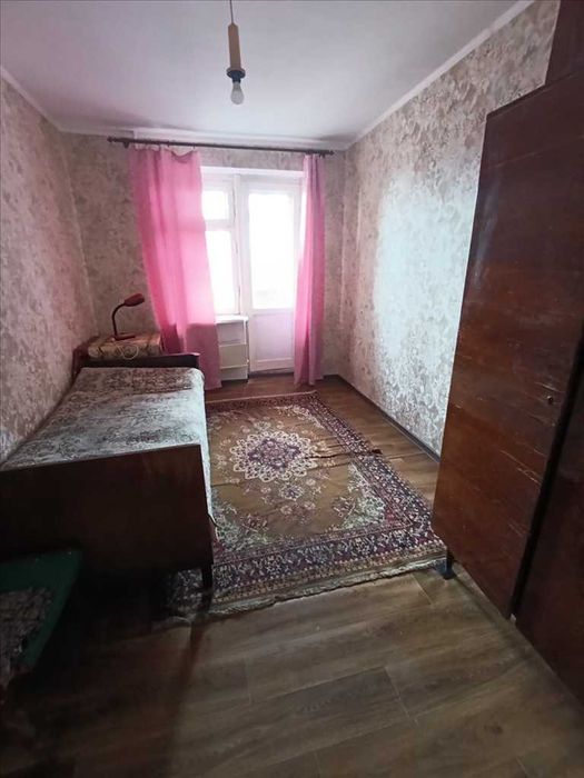 Двокімнатна квартира на Юрівці!